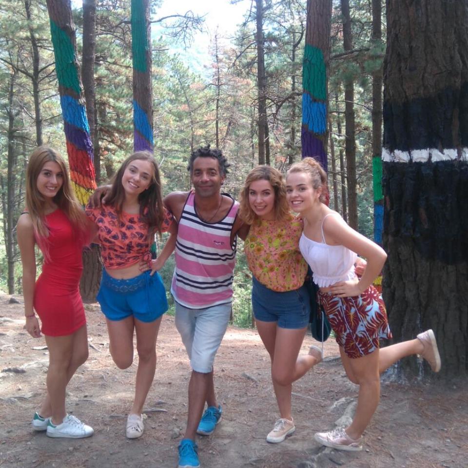 Aktoreetako batzuk Karlos Nguema koreografoarekin