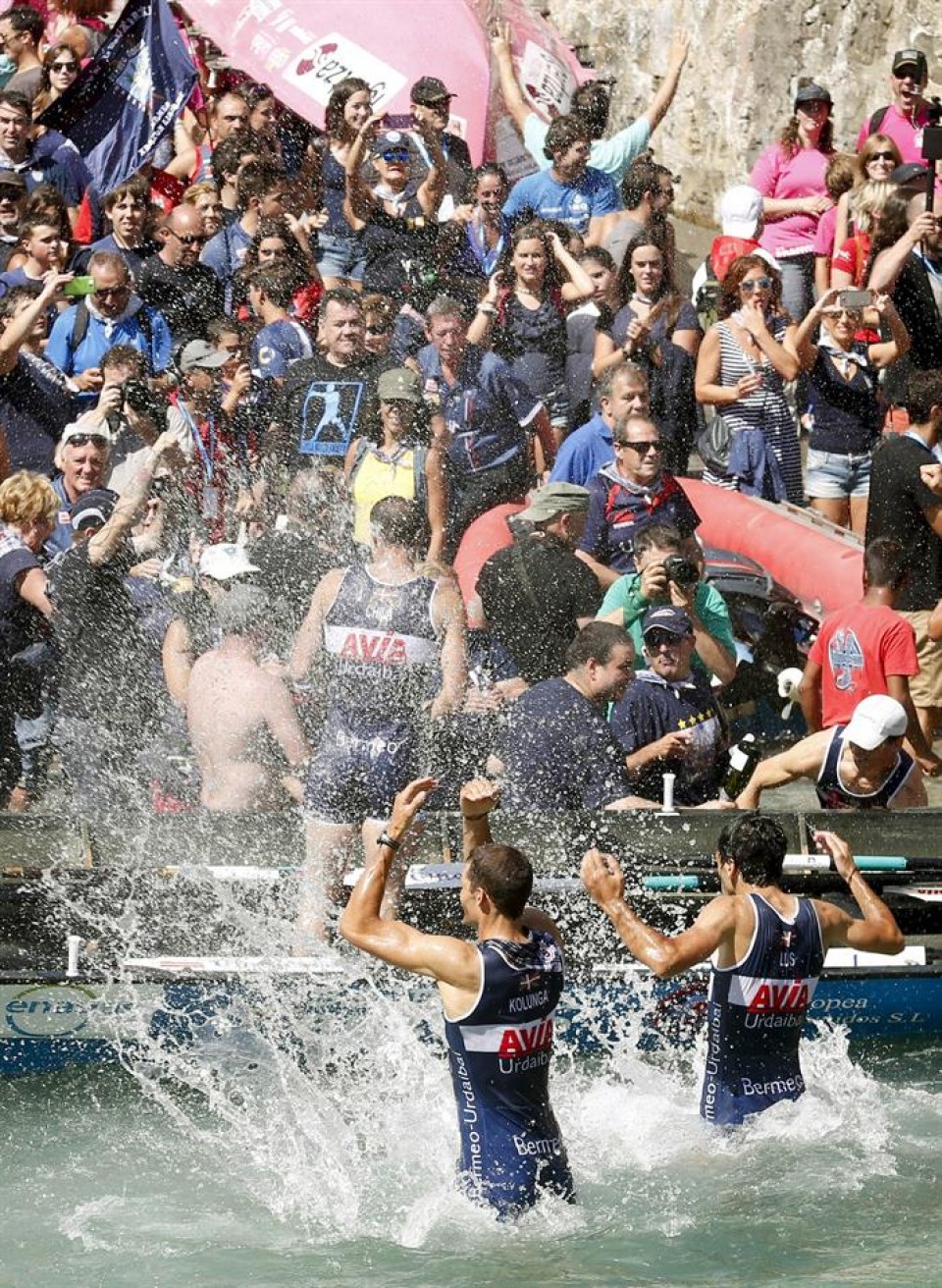 Urdaibaiko arraunlariak, pozik