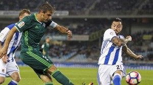 La Real se impone por la mínima al Betis en Anoeta (1-0)