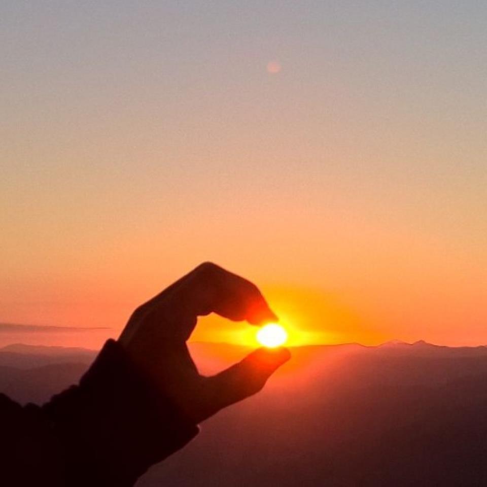 Egunsentia Hernioko gailurrean. Lorea Berasategiren argazkia.