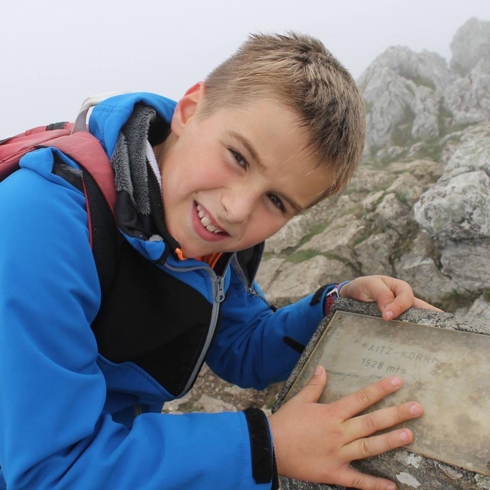 Nagore Aramendiren semeetako bat Aizkorrin