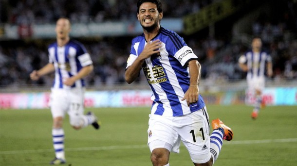 Carlos Vela celebra un gol con la Real. Foto: Efe.