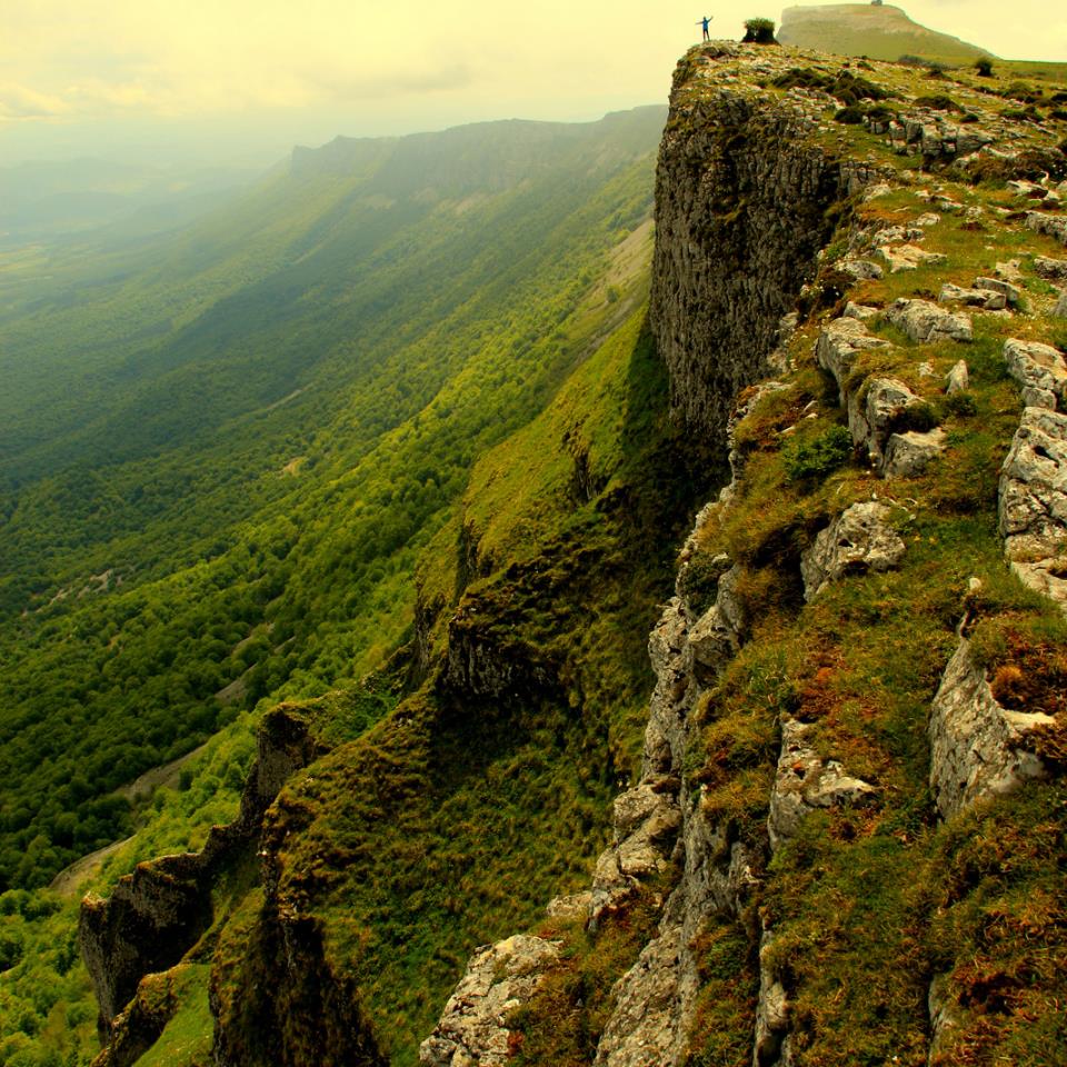 Bistak Beriain menditik. Lorea Berasategiren argazkia.