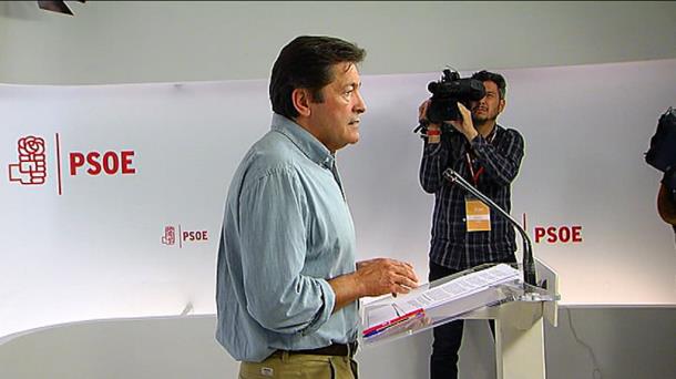 El presidente de la Gestora del PSOE, Javier Fernández. EiTB