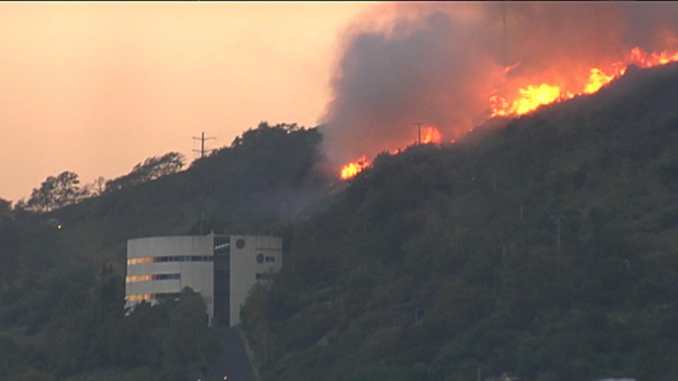 Incendio en el monte Banderas de Enekuri. Foto: eitb.eus