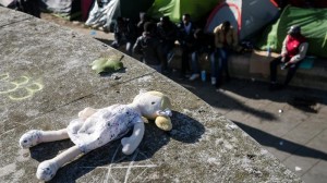 Francia inicia el desalojo de 1.500 menores de la 'jungla' de Calais