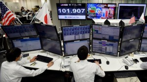 Burtsek behera egin dute, Trumpen garaipenaren berri izan orduko