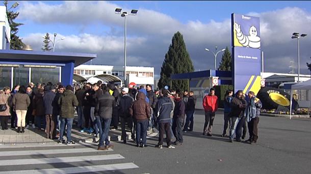 Trabajadores Michelin protestando en Vitoria