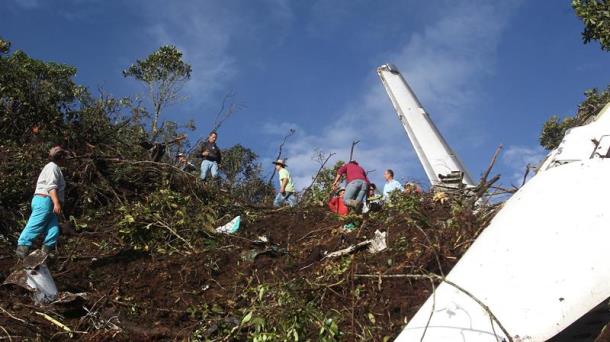 El avión, tras sufrir el siniestro. Foto: EFE