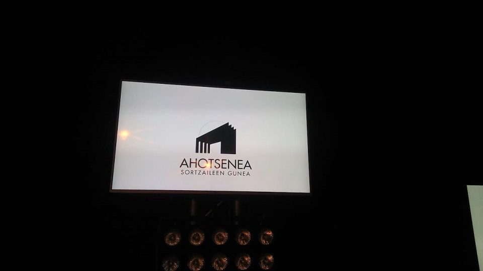 Ahotsenea, sortzaileen txokoa. Durangoko Azoka.