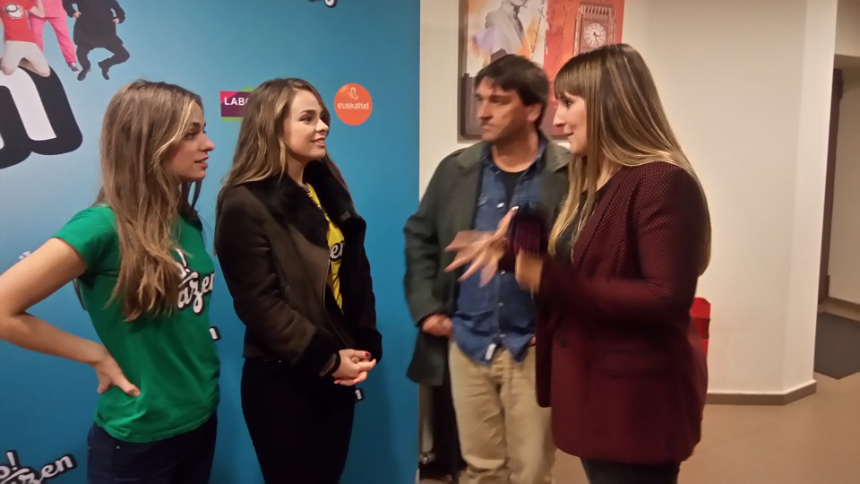 Argazkia: 'Go!azen! telesaileko aktoreak Durangoko Azokan.