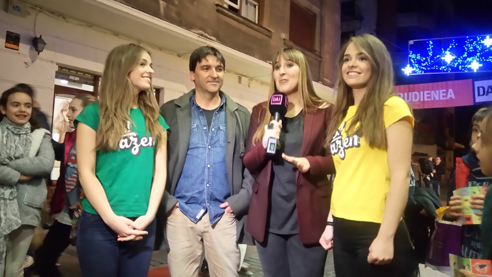 Argazkia: 'Go!azen! telesaileko aktoreak Durangoko Azokan.