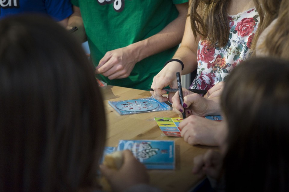 Argazkia: 'Go!azen! telesaileko aktoreak Durangoko Azokan.