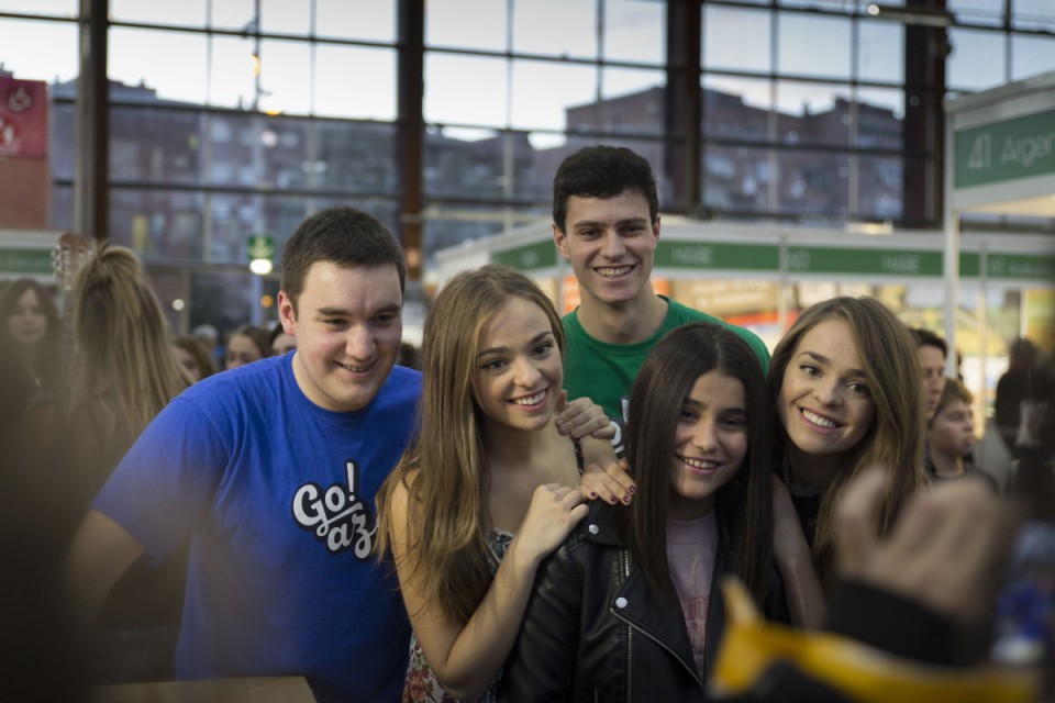 Argazkia: 'Go!azen! telesaileko aktoreak Durangoko Azokan.