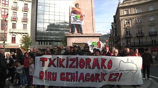 Protesta para exigir la paralización del TAV