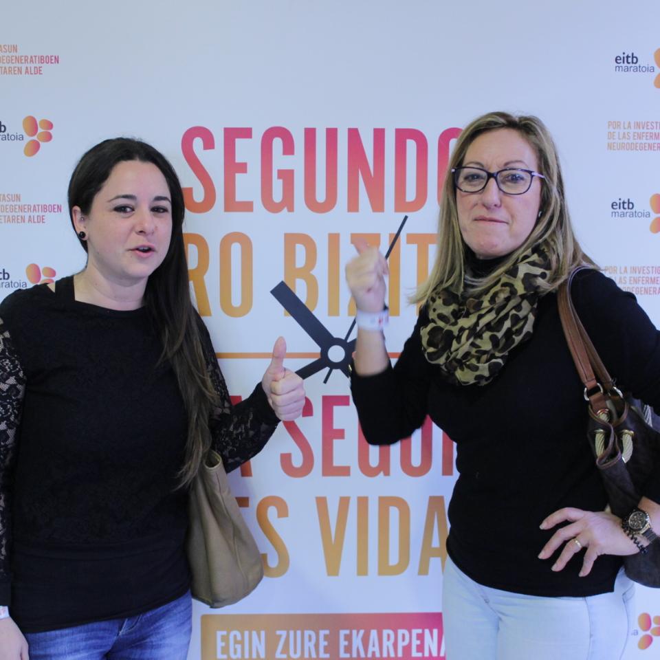 Izaskun Ateka y María Ángeles Díaz (Asoc. Alzheimer). Foto: EiTB.