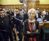 Christine Lagarde erruduntzat jo dute, baina ez dute zigortuko 