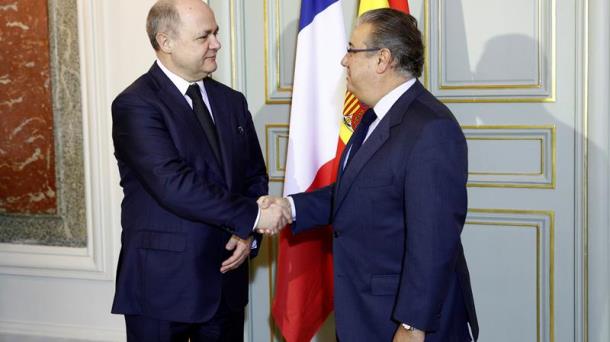 Bruno Le Roix (derecha) junto a Juan Ignacio Zoido, ministro de interior de España. Foto archivo:EFE