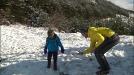 Jugar en la nieve, el plan de muchos vecinos en la comarca de Pamplona