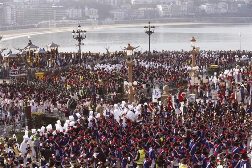 4.900 ume batu dira Alderdi Ederren. EFE