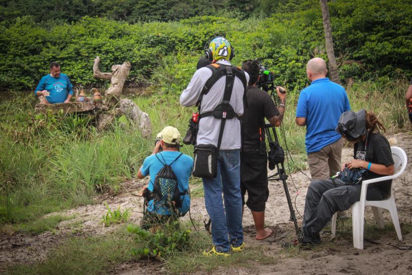 Manu nominando en la asamblea