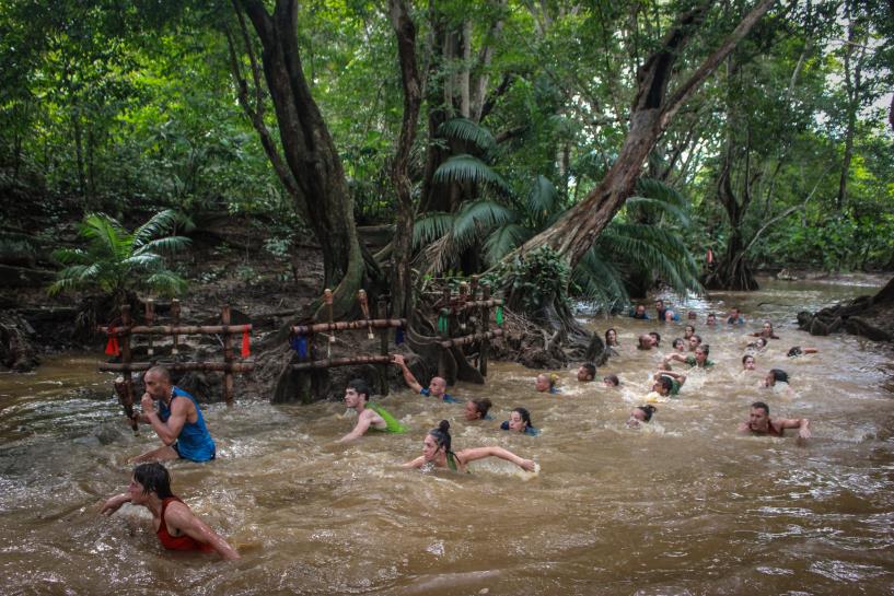 Los conquistadores, en el Juego de Inmunidad. (Foto: EiTB)