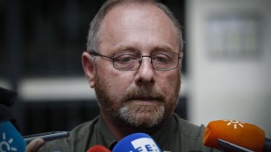 Gorpua errekan ez dagoela esan dio Carcañok Martaren aitari