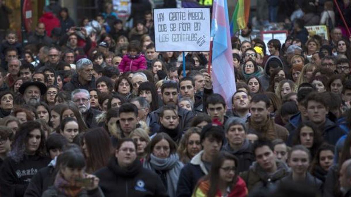 Manifestación contra la transfobia en Pamplona. Foto: EFE