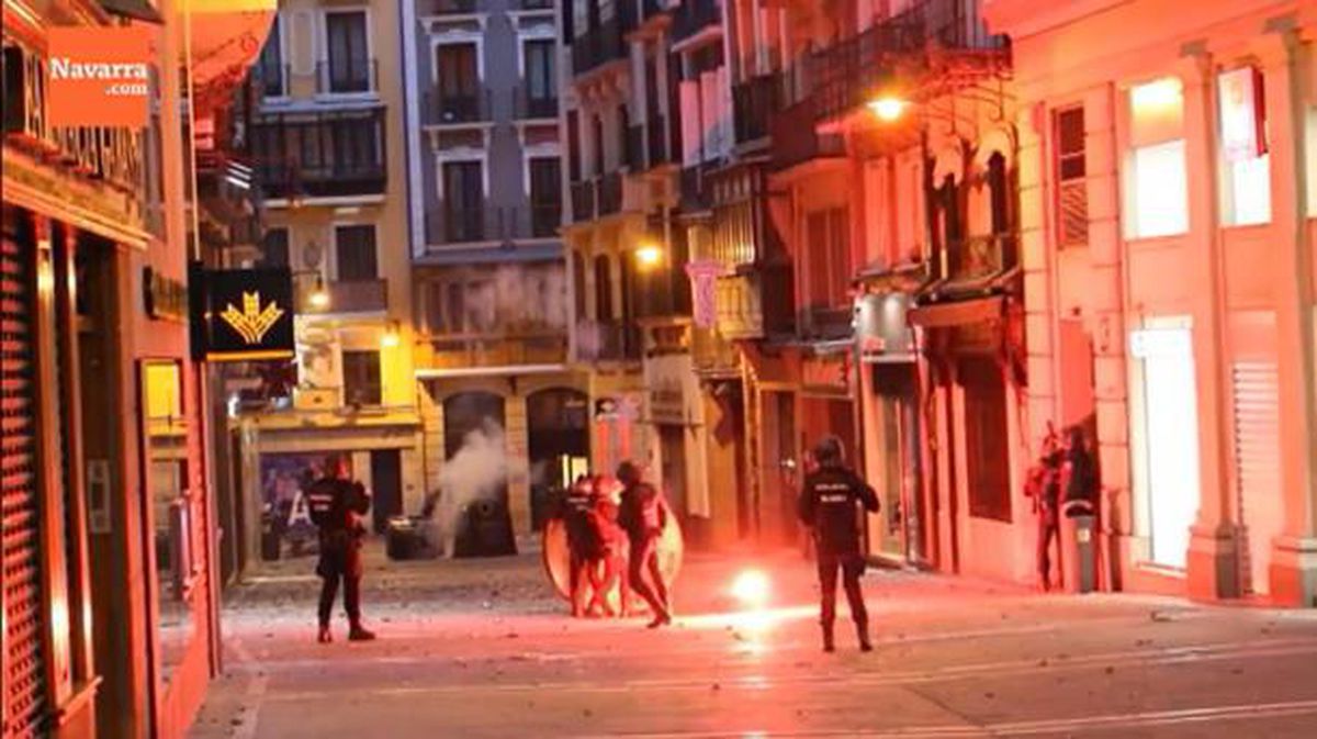 Istilu larriak manifestarien eta Poliziaren artean Iruñean
