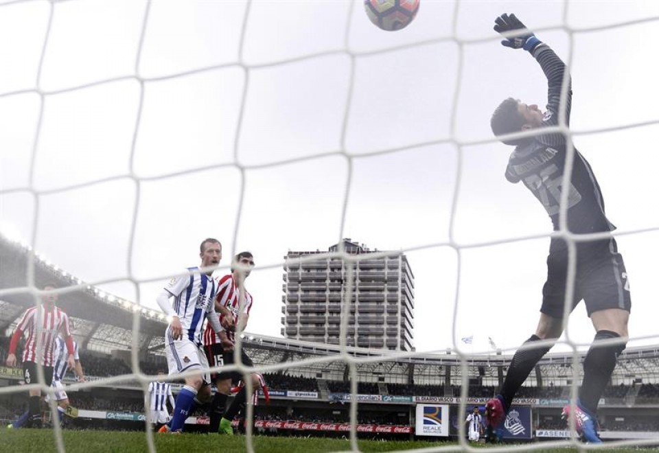 Kepa, zuri-gorrien atezaina