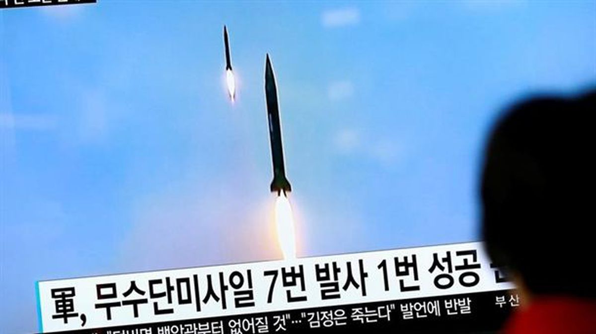 Ipar Koreak jaurtitako misiletako baten artxiboko argazkia. EFE
