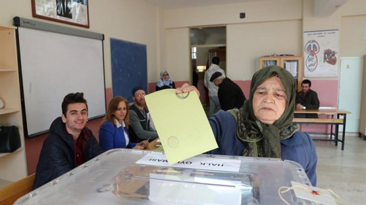 Uno de los colegios electorales de Turquía. EFE