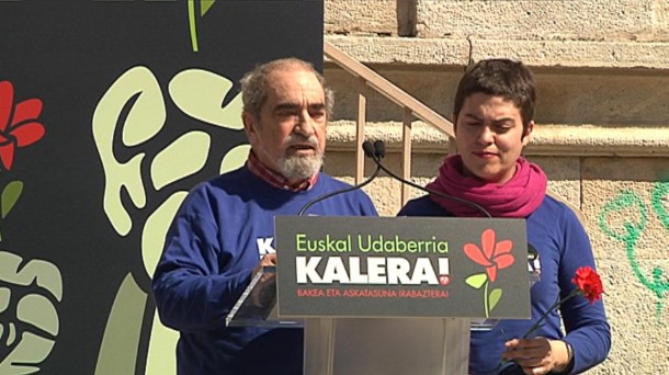 Acto de 'Kalera Kalera' en la Casa de Juntas de Gernika. Foto: EiTB