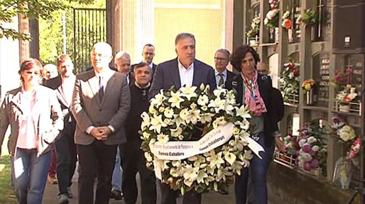 Joseba Asiron, alcalde de Pamplona, en el homenaje a Tomás Caballero. Foto: EiTB