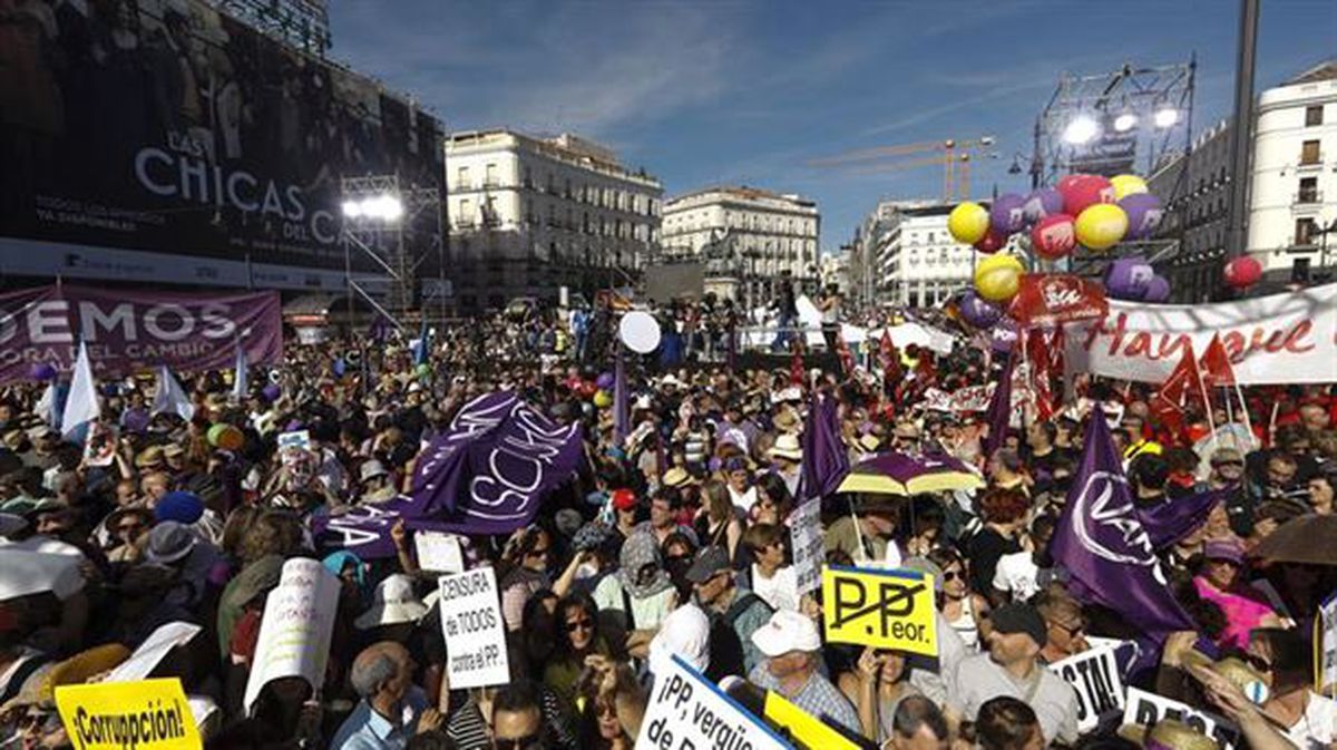 Manifestación en la Puerta del Sol de Madrid convocada por Unidos Podemos Foto: EFE