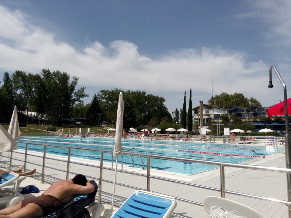 Apertur de las piscinas de Gamarra y Mendizorroza, 26.05.2017