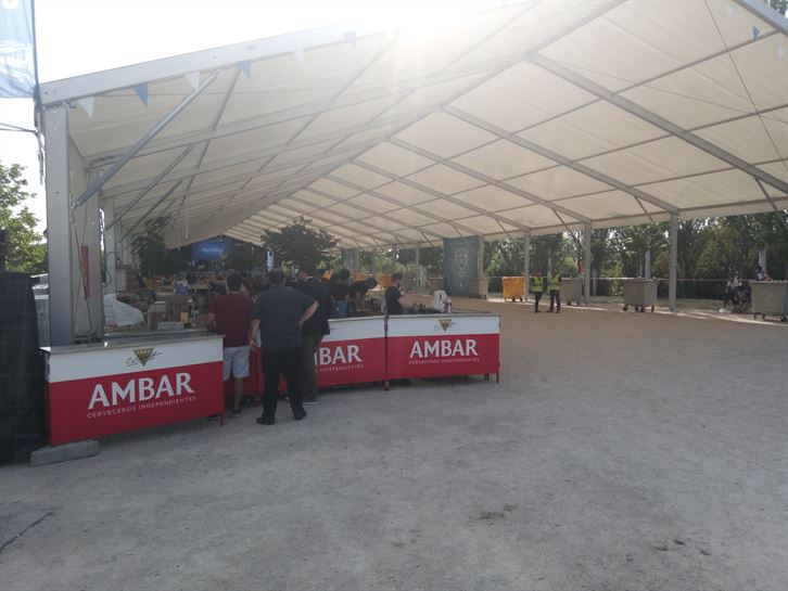 Dena prest Arab Hiria Alaveseko zaleak hartzeko. Argazkia: Radio Vitoria