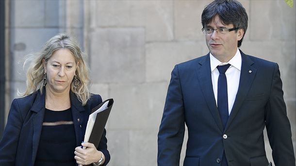 Neus Munte eta Carles Puigdemont. EFE. 