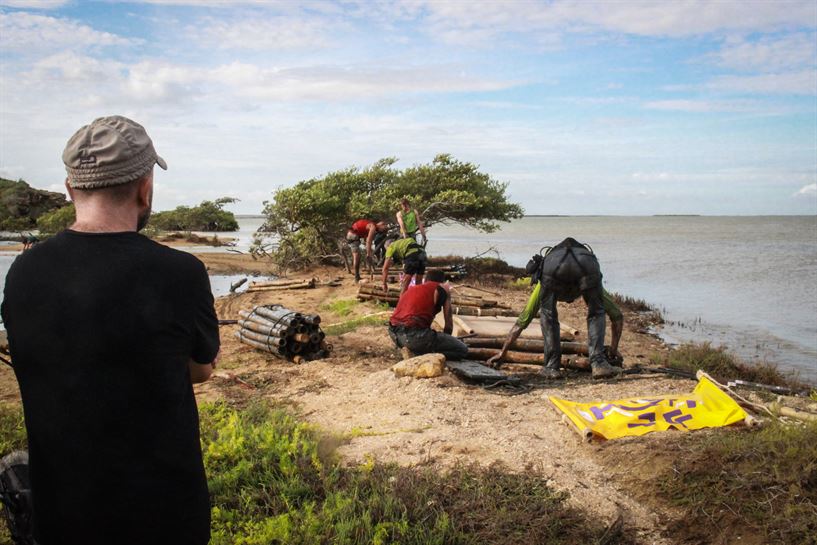 conquis prueba final montando barcas