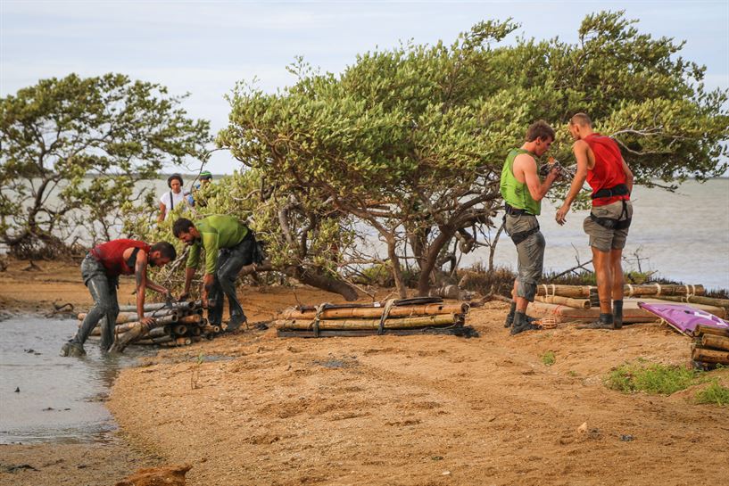 conquis prueba final montando barcas