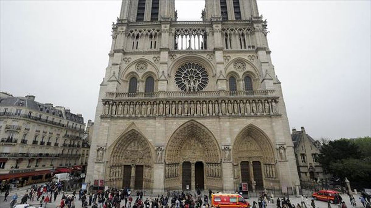 Notre Dameko katedrala, Parisen. EFE