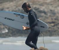 Aritz Aranburu muestra los mejores lugares para surfear cerca de casa