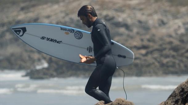 El surfista Aritz Aranburu