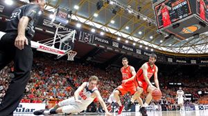 El Valencia Basket acaricia el título tras ganar al Real Madrid