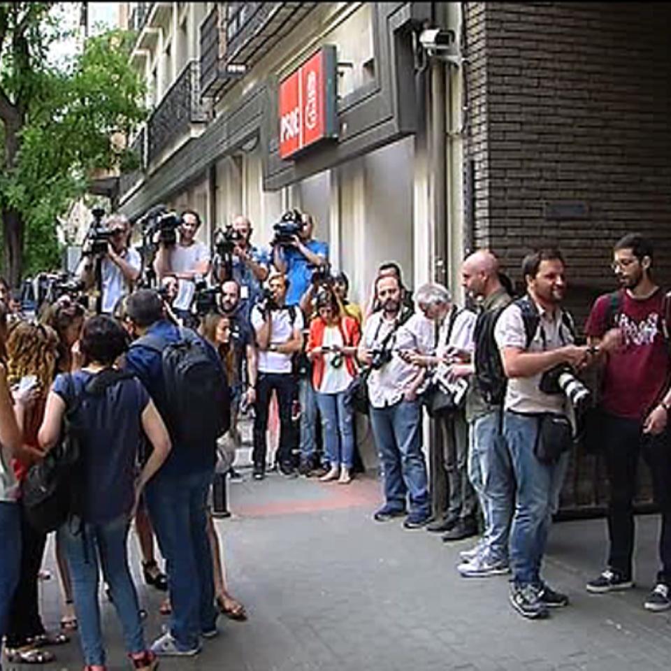 Los socialistas reclaman a Rajoy un encuentro con Sánchez