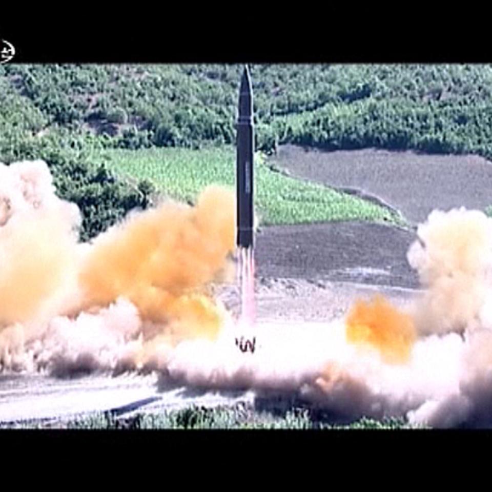 Así lanzó Corea del Norte su misil balístico este martes