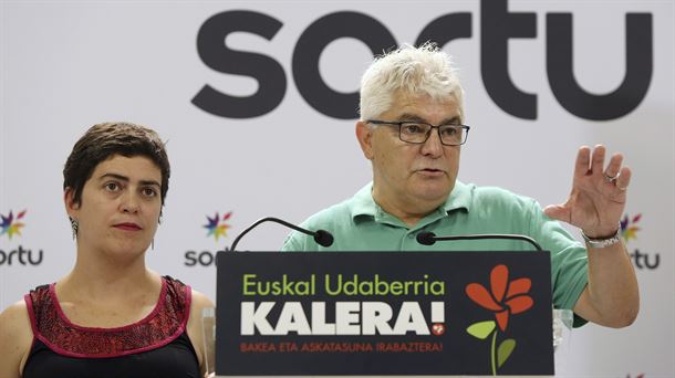 Oihana Garmendia y Antton Lopez 'Kubati', esta mañana. (Foto: EFE)