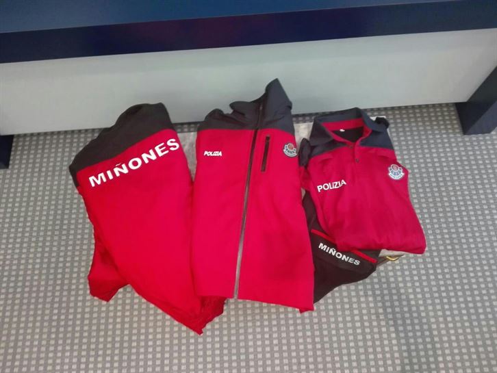 Presentación de los nuevos uniformes de Miñones, 18.07.2017