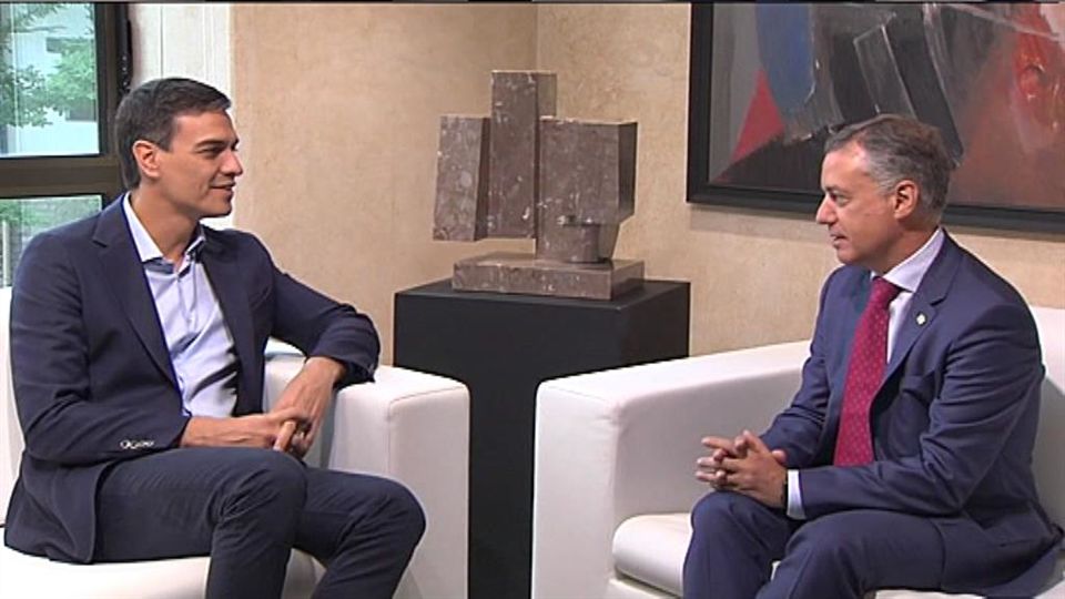 Reunión entre Pedro Sánchez e Iñigo Urkullu. Foto: EITB