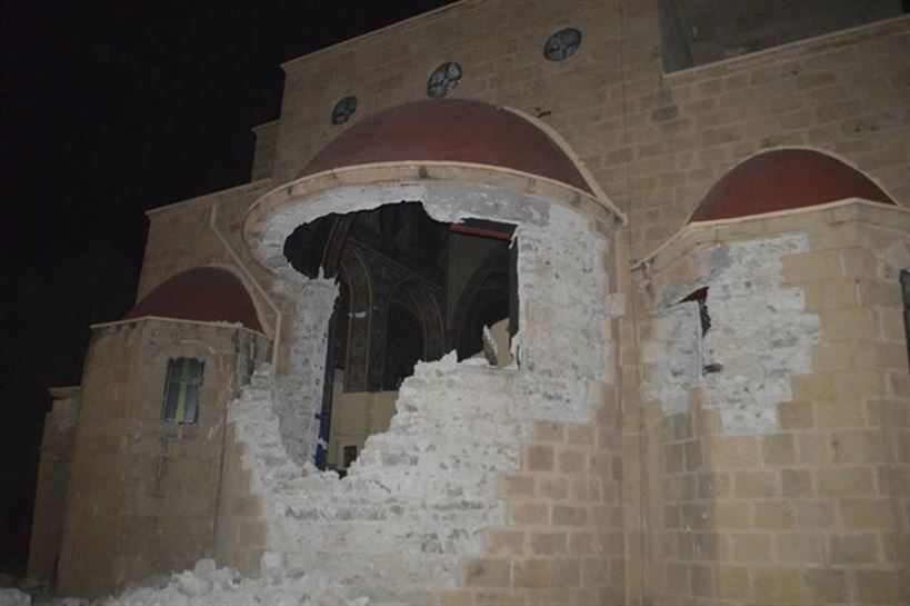 Destrozos en la mezquita de la Plaza de la Libertad. Foto: EFE